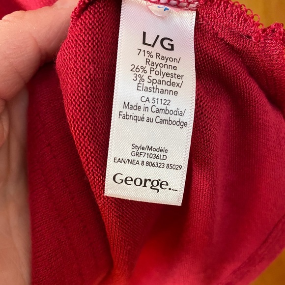 Red sweater NWT. Large. Soft rayon material - Picture 5 of 5